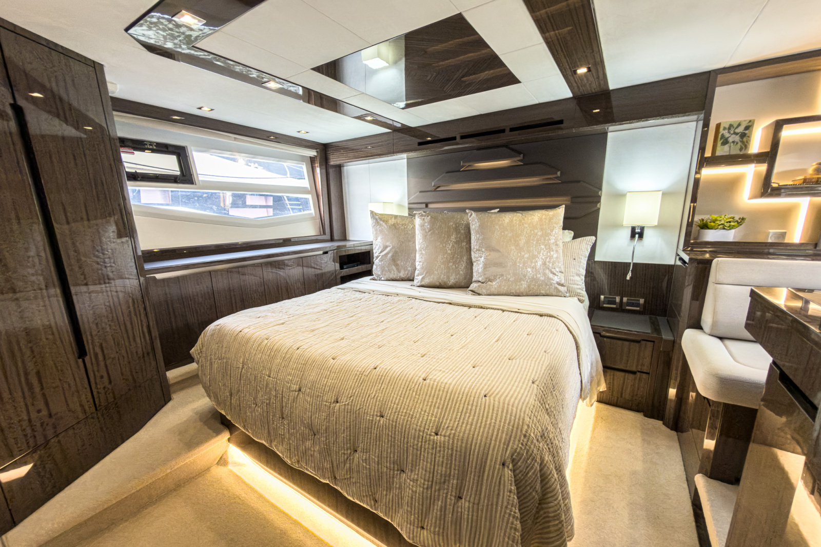 2022 Galeon 550 Fly
