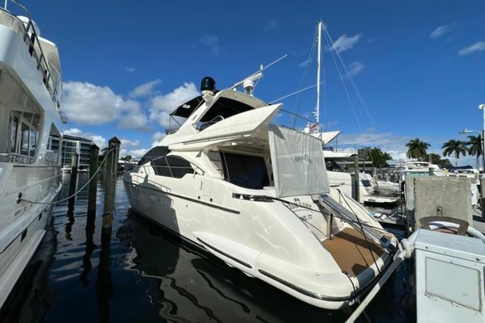 2004 Azimut 55E