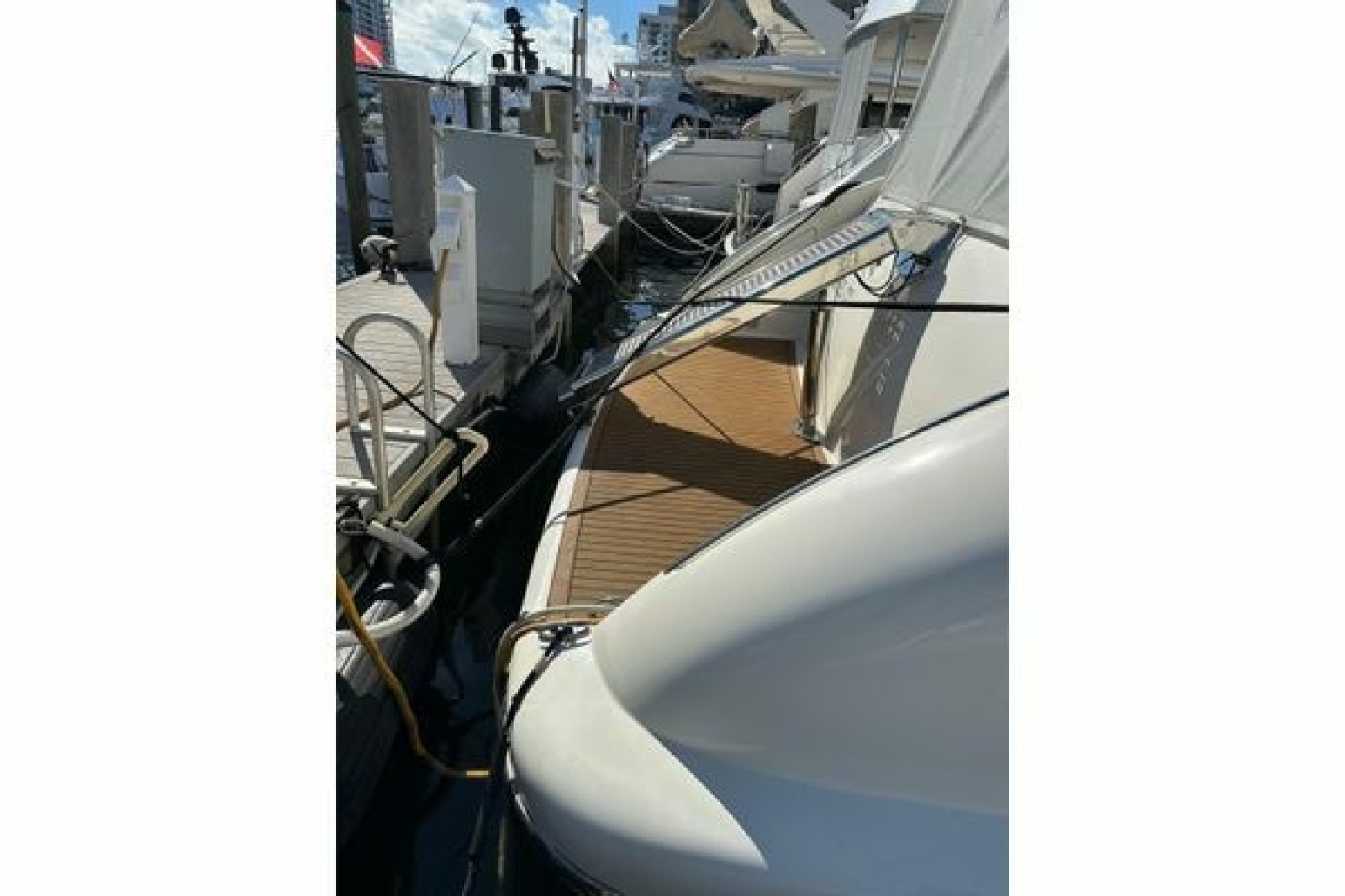 2004 Azimut 55E