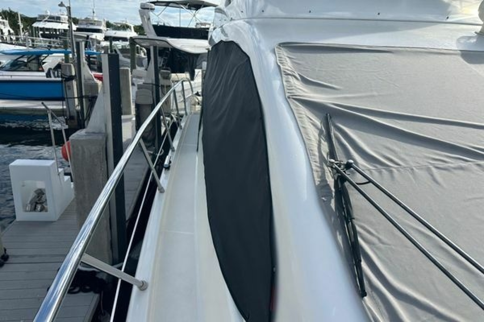 2004 Azimut 55E