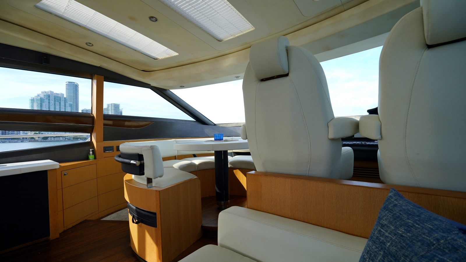 2013 Princess V72