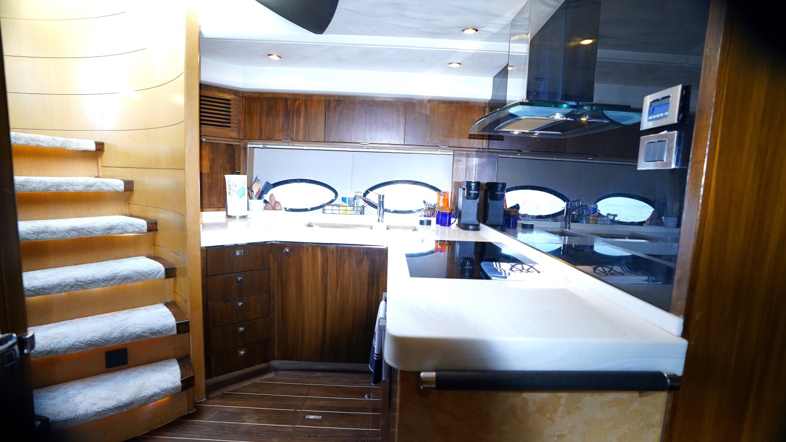 2013 Princess V72