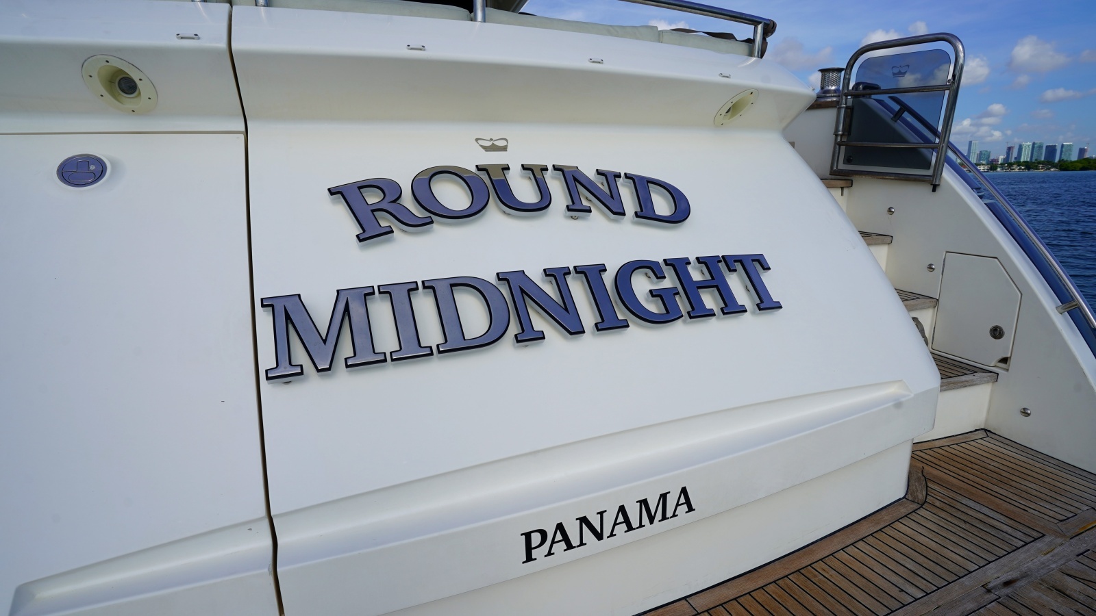 2013 Princess V72