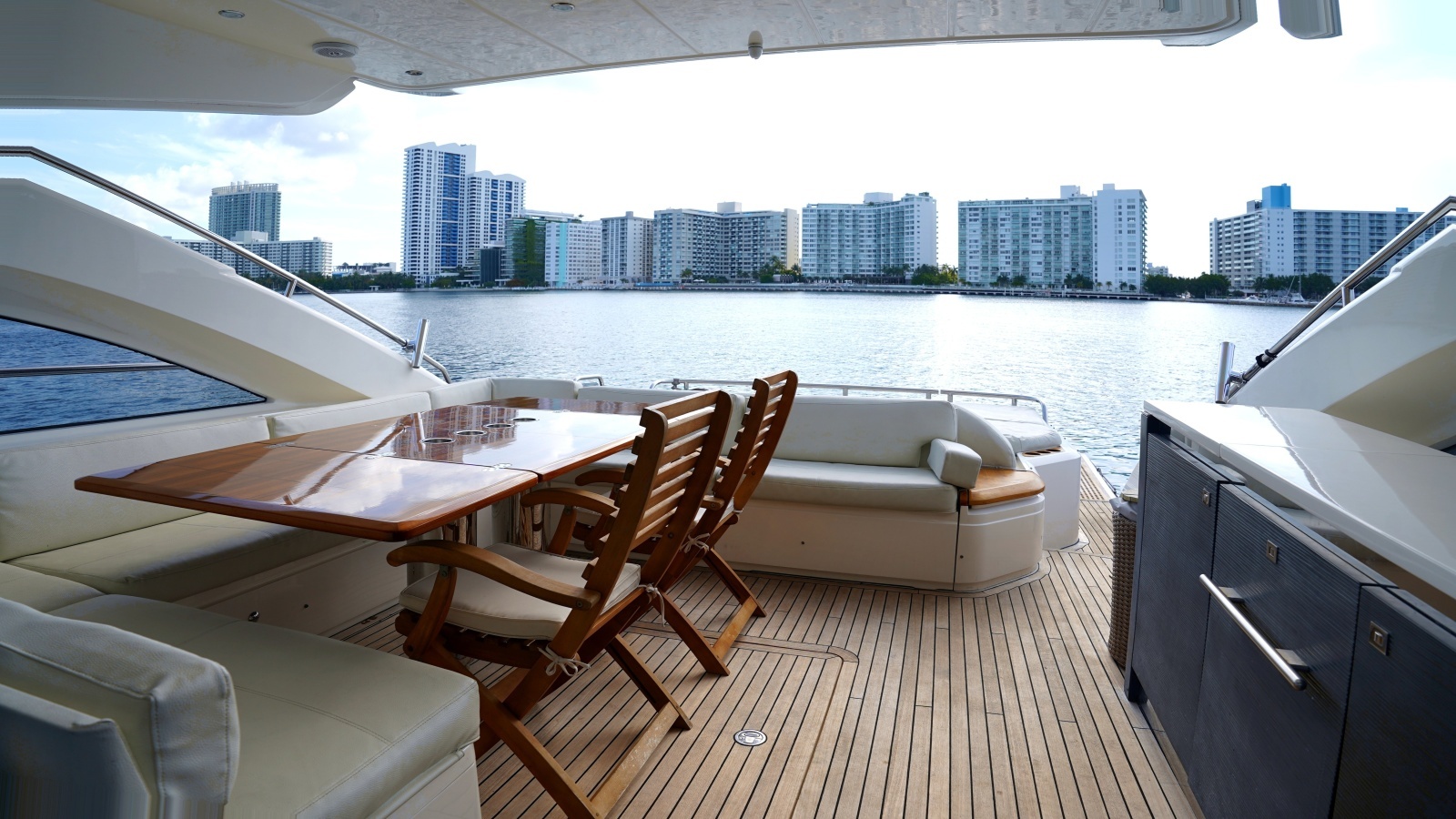 2013 Princess V72