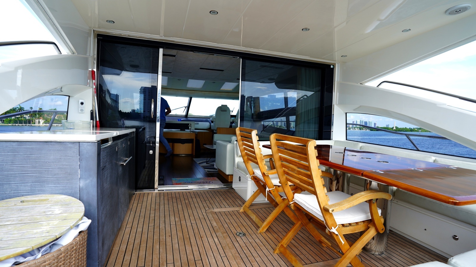 2013 Princess V72