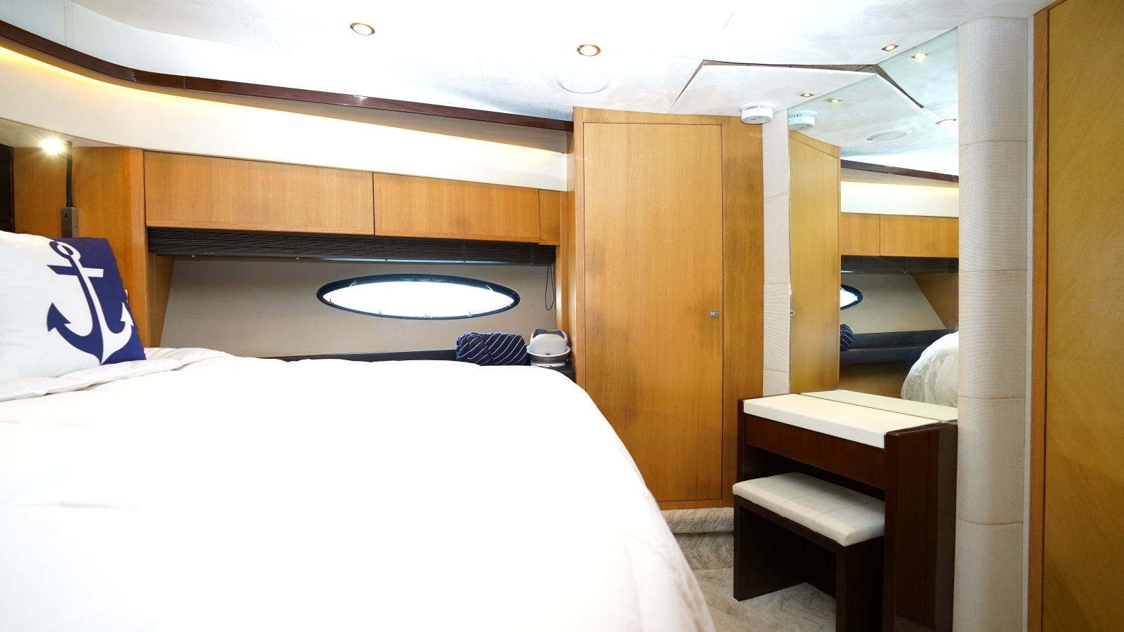 2013 Princess V72