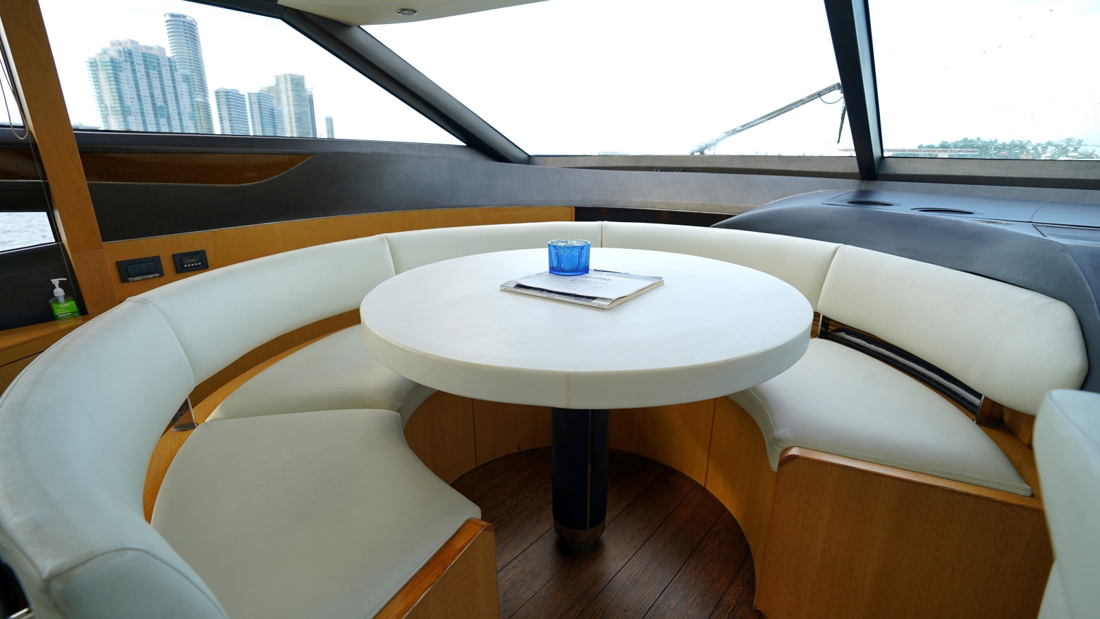 2013 Princess V72