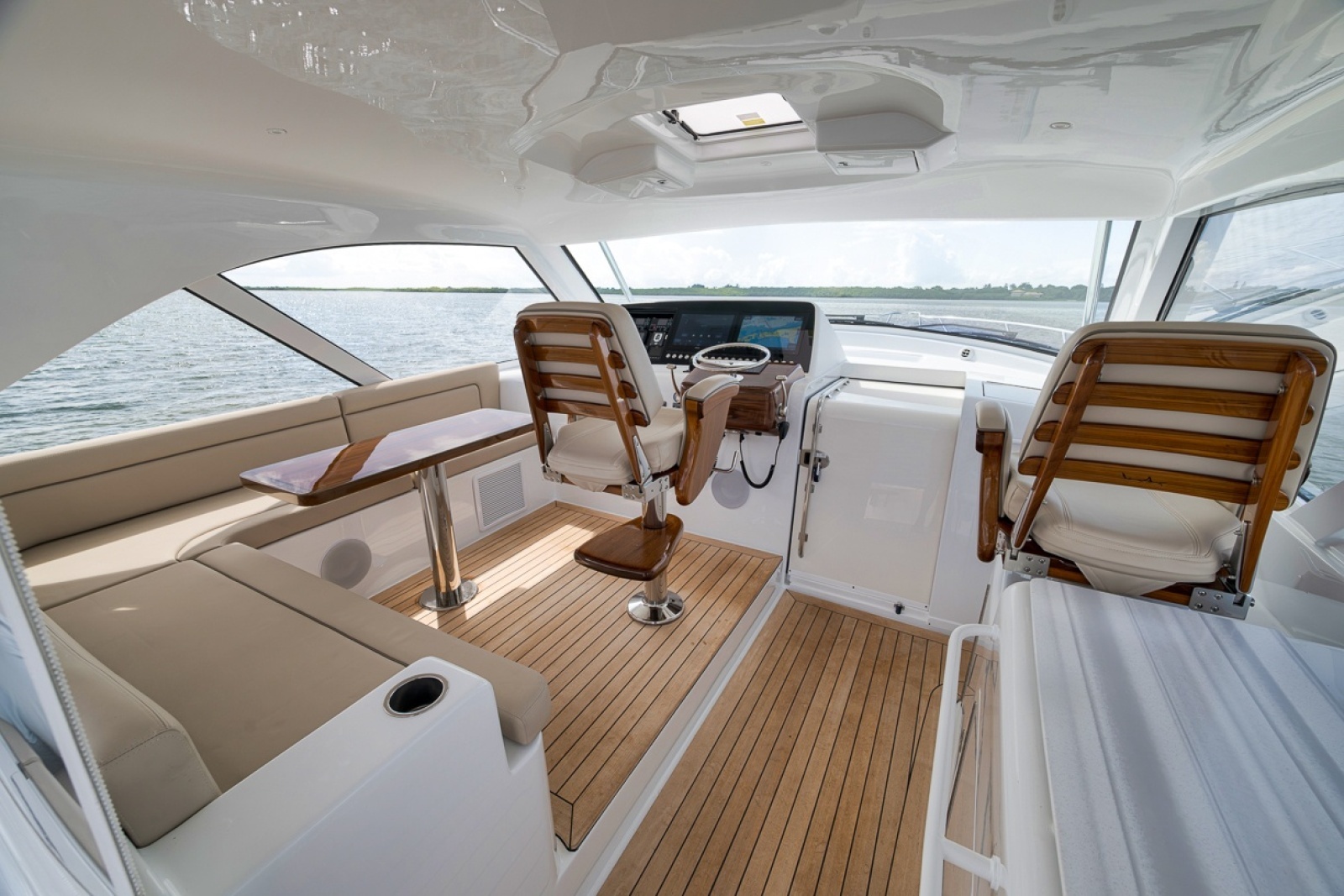 2023 Hatteras GT45X