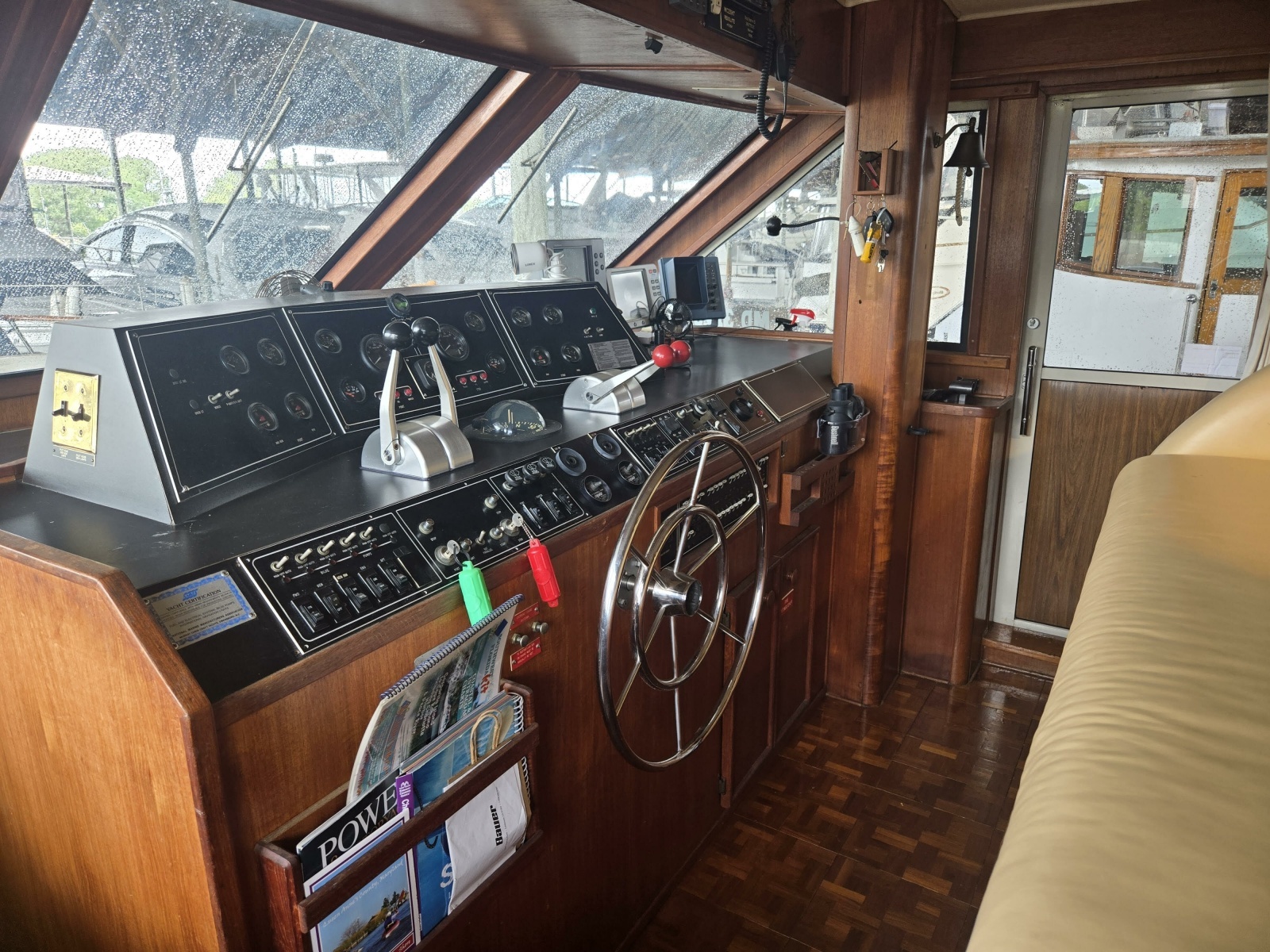 1987 Chris-Craft 