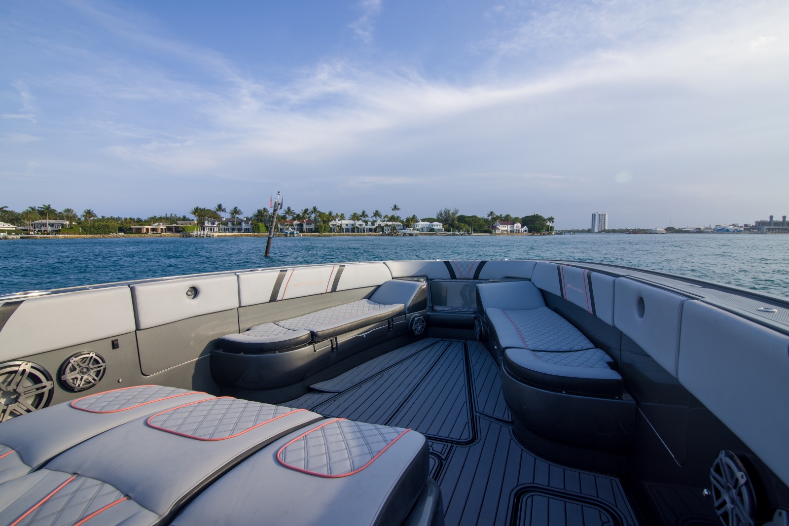 2019 Midnight Express 43 Open