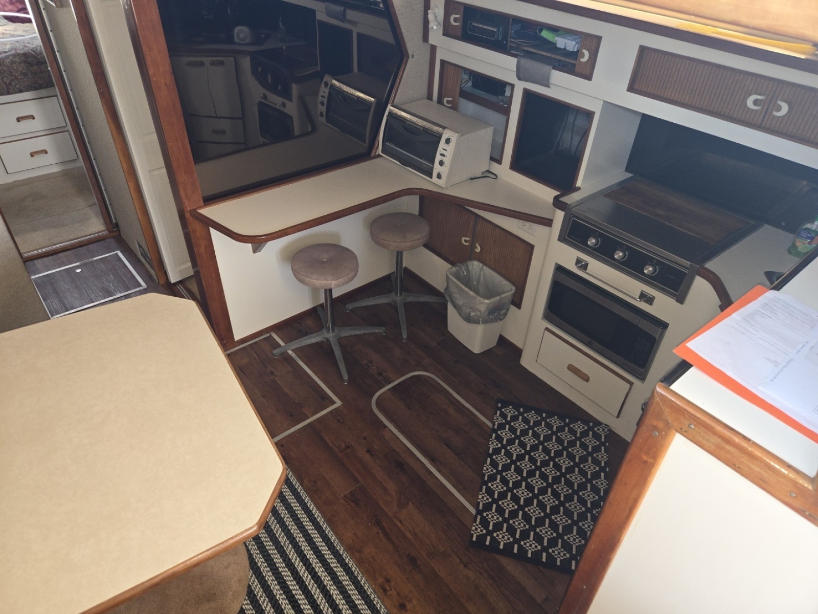 1991 Sea Ray 390 Express