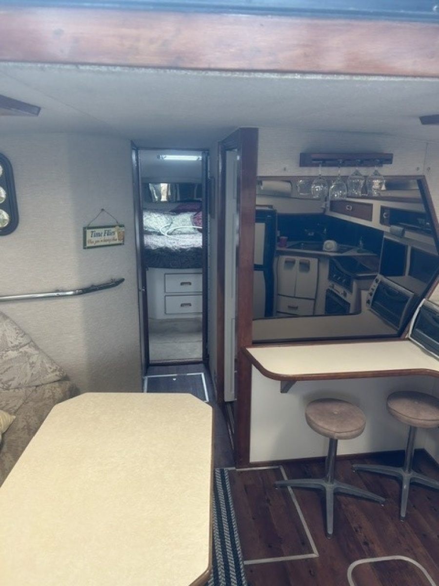 1991 Sea Ray 390 Express
