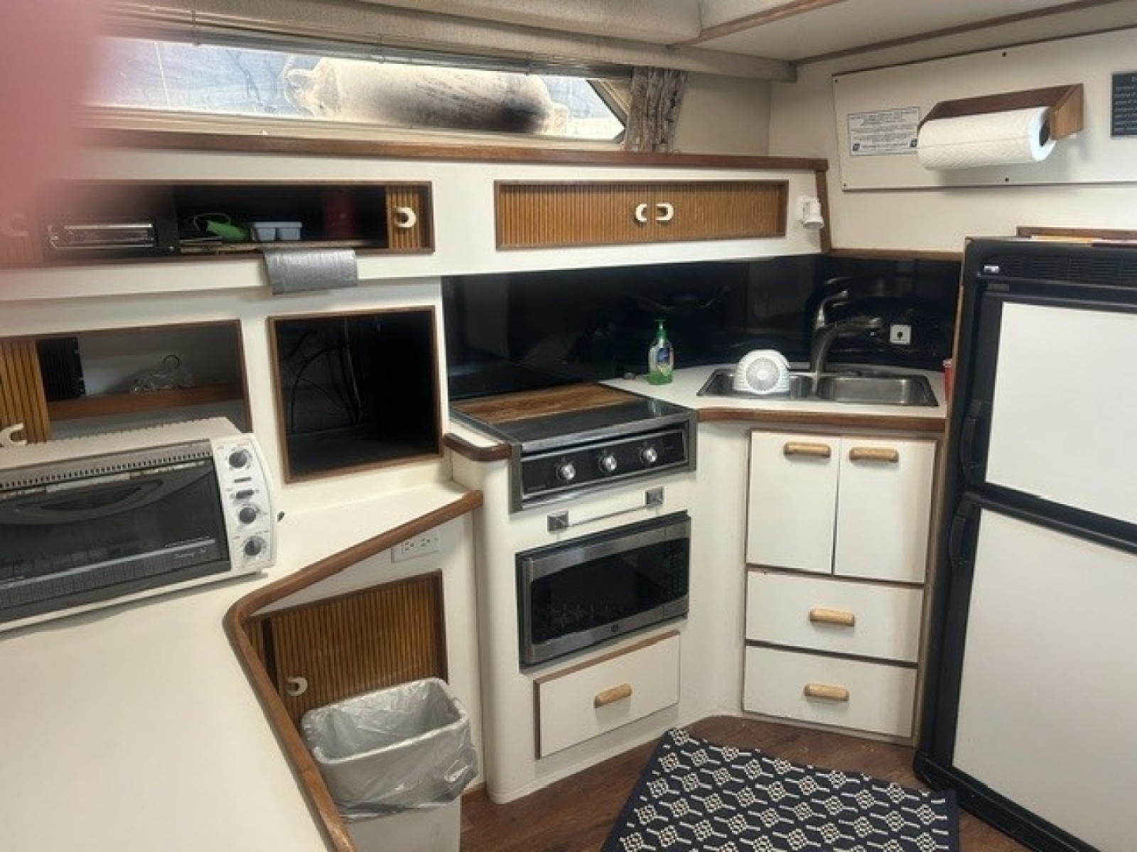 1991 Sea Ray 390 Express