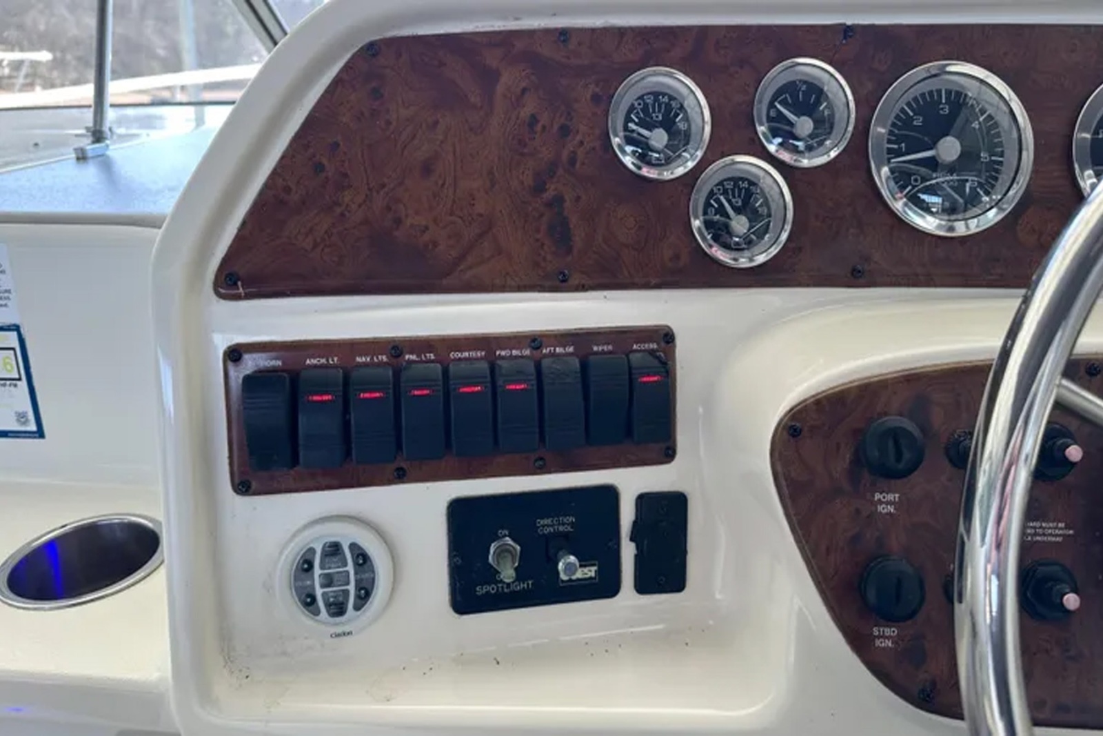 1999 Wellcraft 2800 Martinique