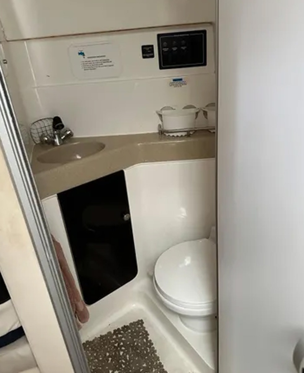 1999 Wellcraft 2800 Martinique