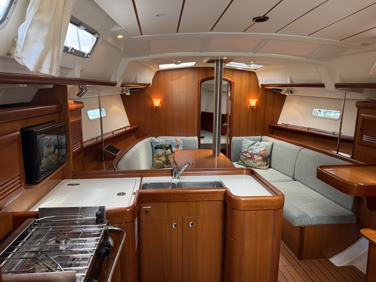 2007 Beneteau 373