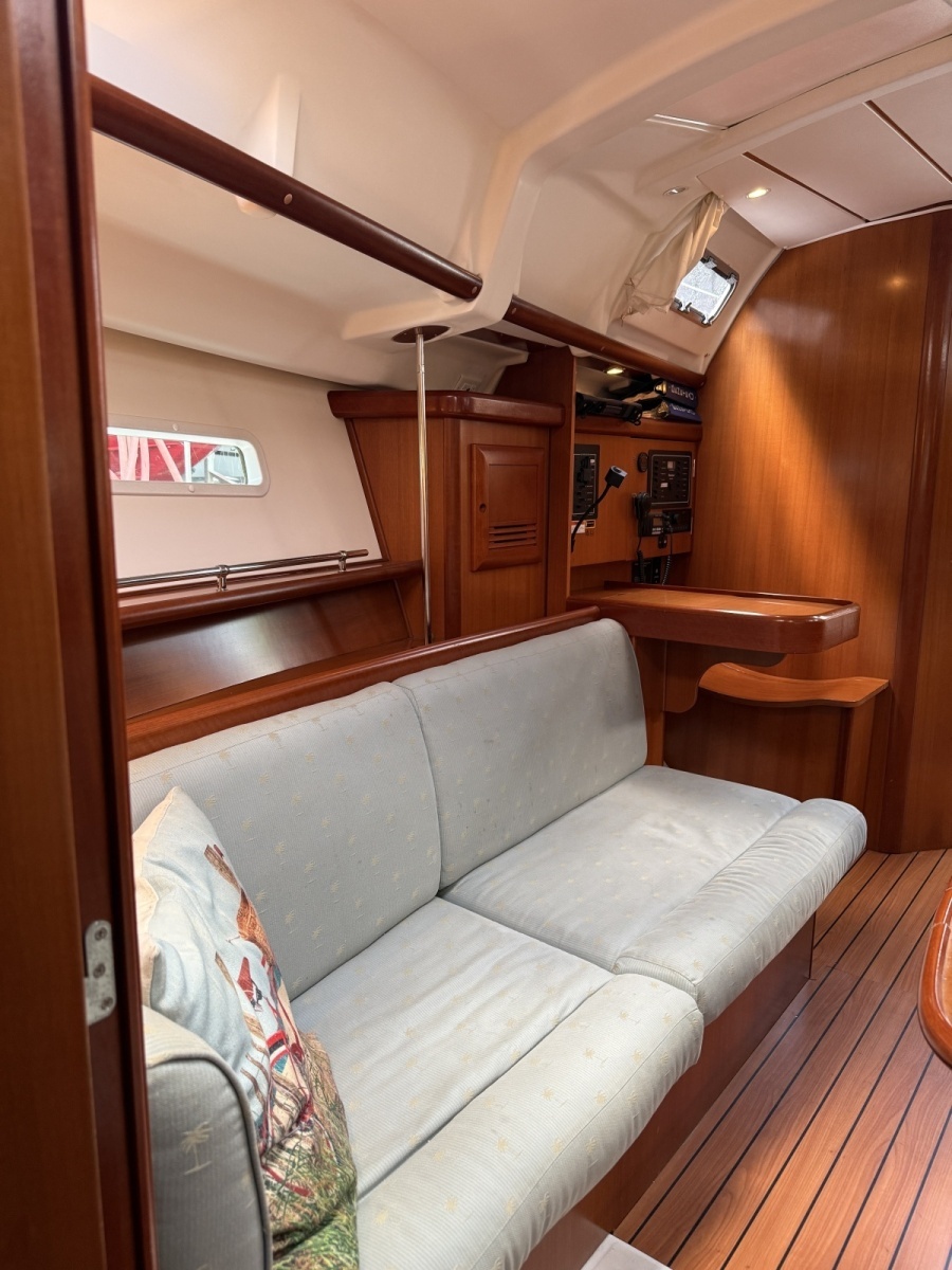 2007 Beneteau 373