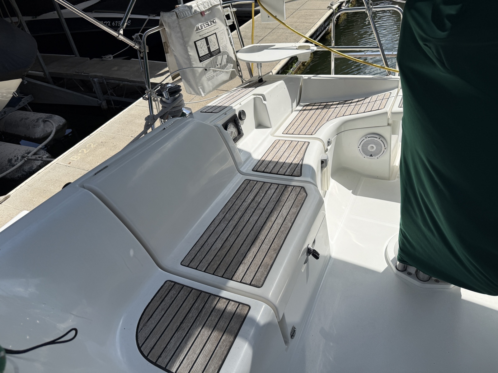 2007 Beneteau 373