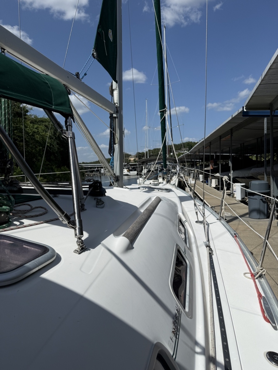 2007 Beneteau 373