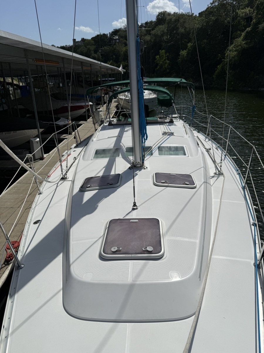 2007 Beneteau 373
