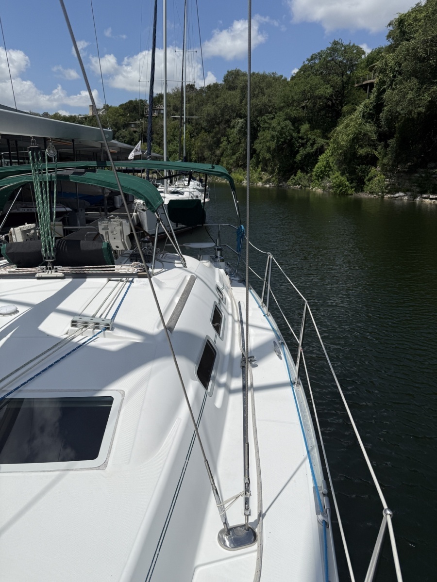 2007 Beneteau 373