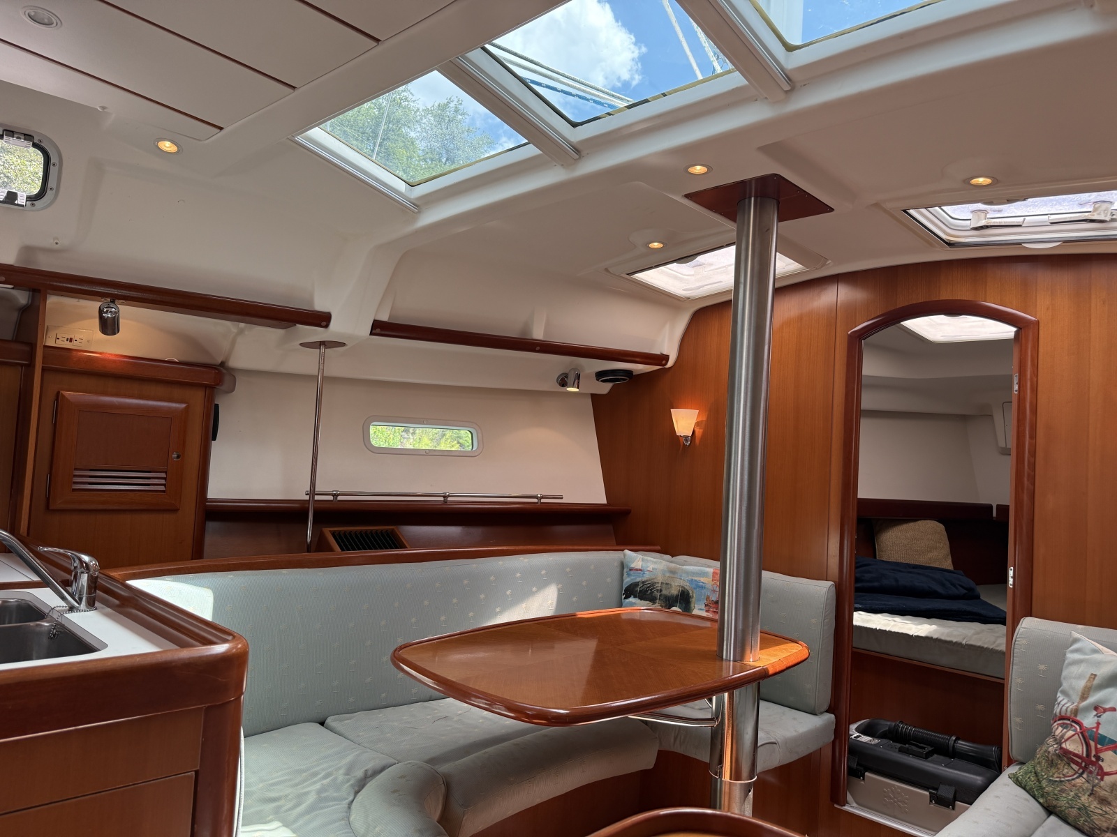2007 Beneteau 373