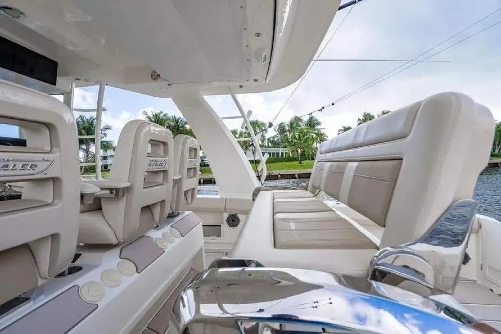 2022 Boston Whaler