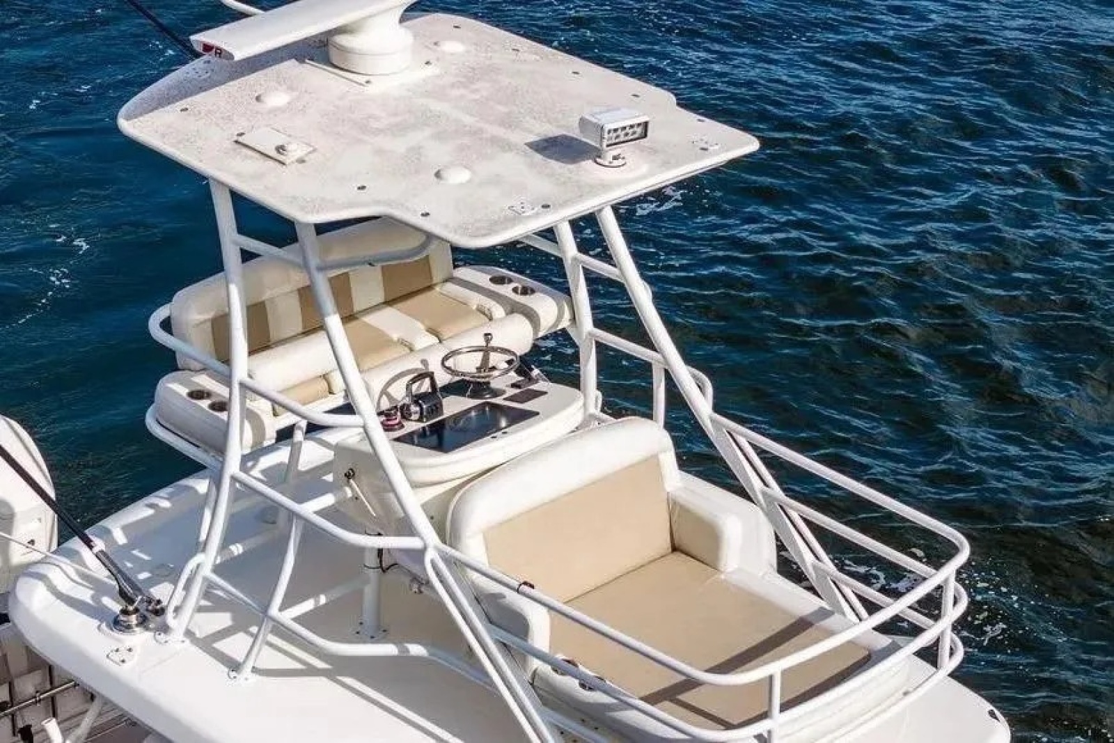 2022 Boston Whaler 