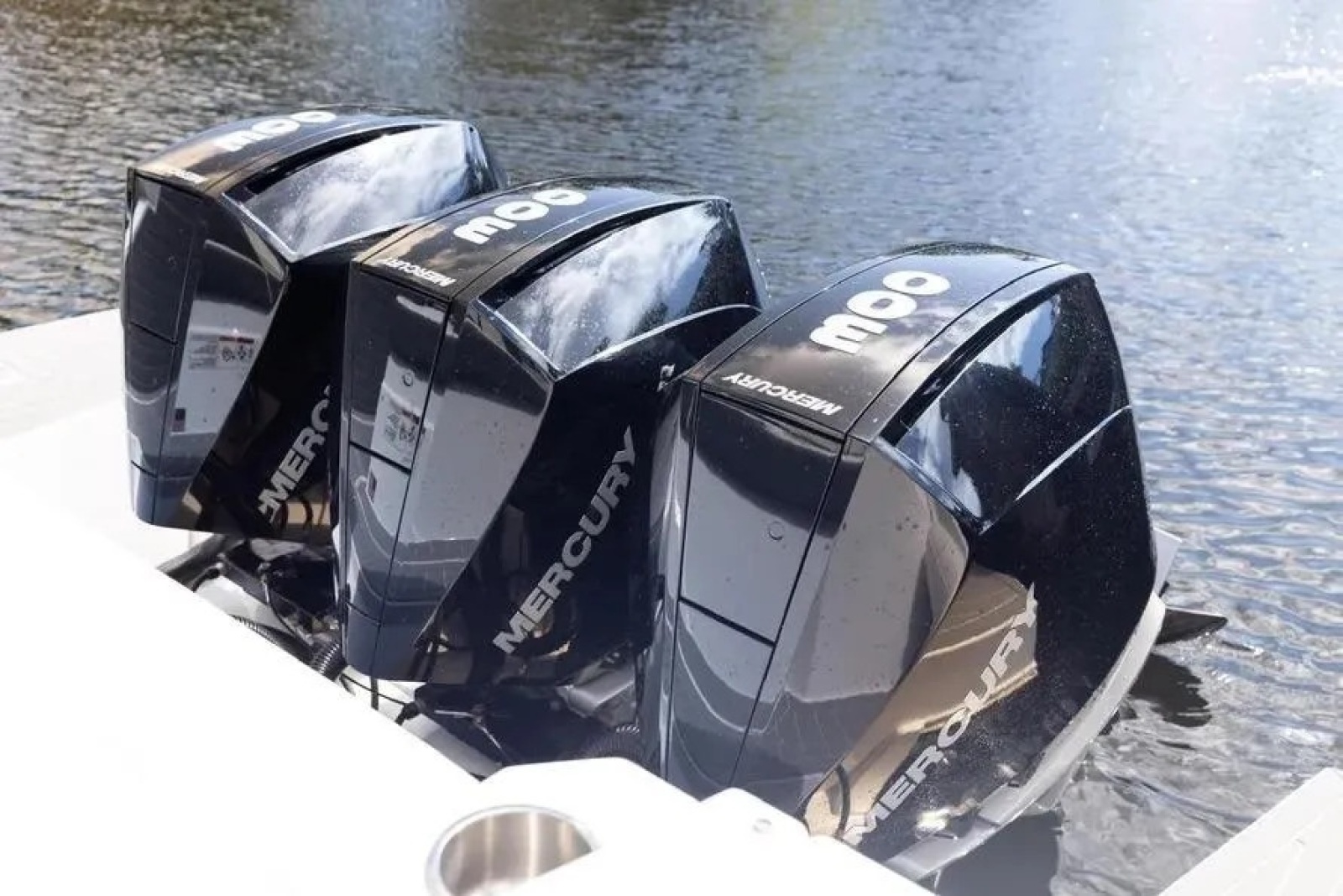 2021 Cruisers Yachts