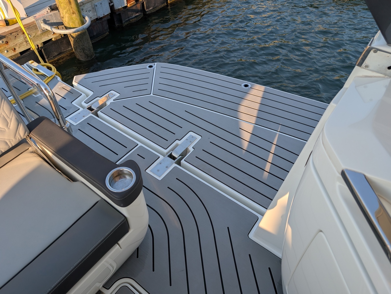 2022 Galeon 