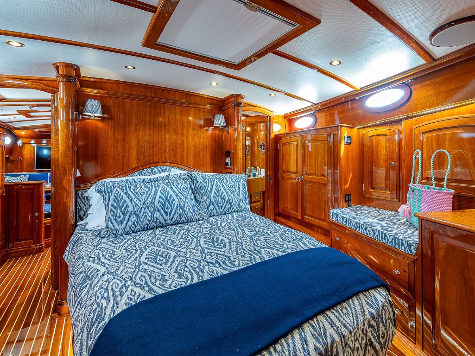 Fwd Stateroom Aft Port