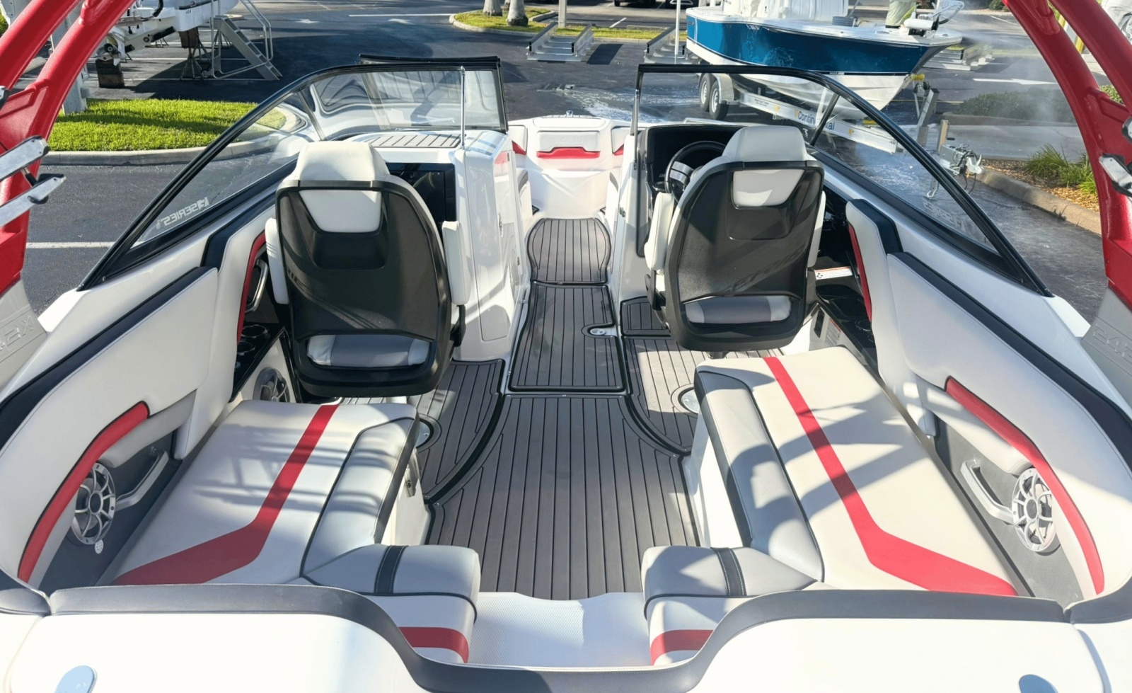 2018 Yamaha Boats 242X