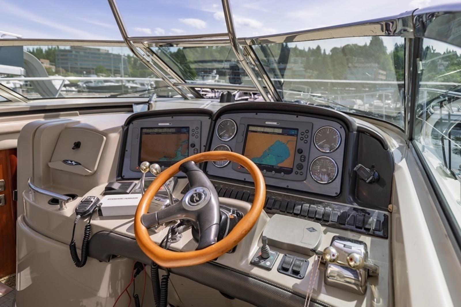 2005 Sea Ray 390 Sundancer