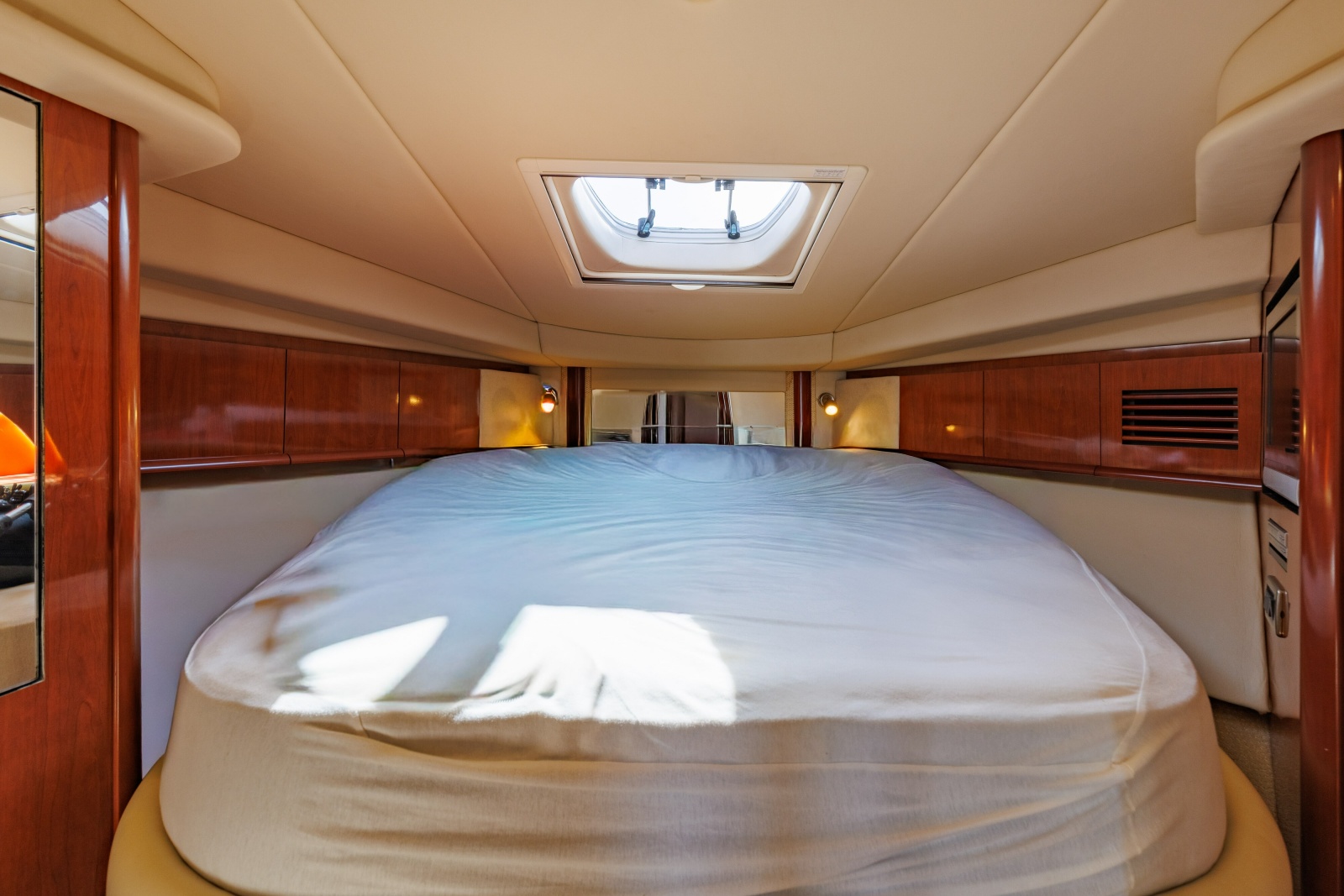 Lola Yacht Photos Pics 