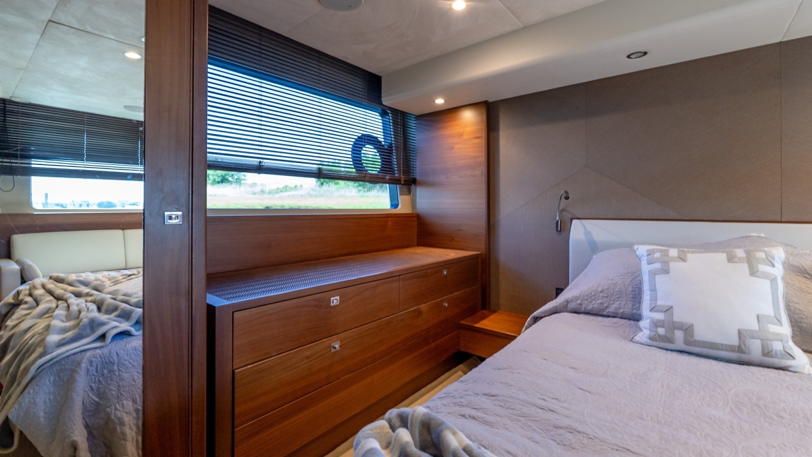 2014 Princess F52
