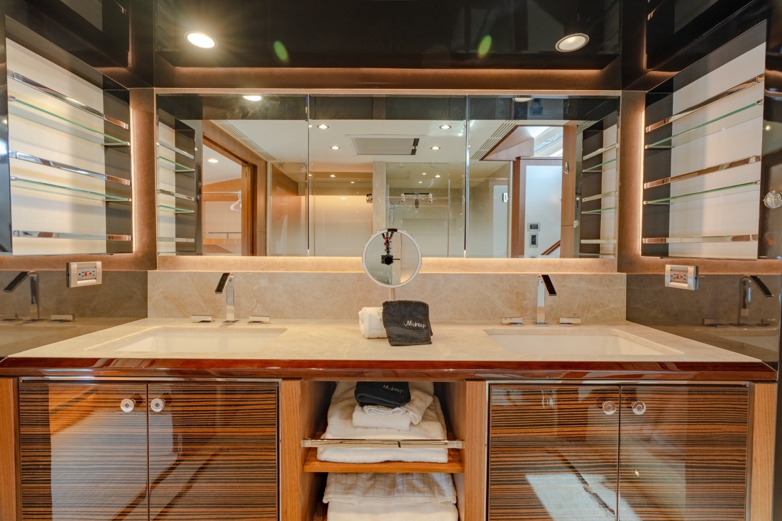 2019 Ocean Alexander 100 Motoryacht