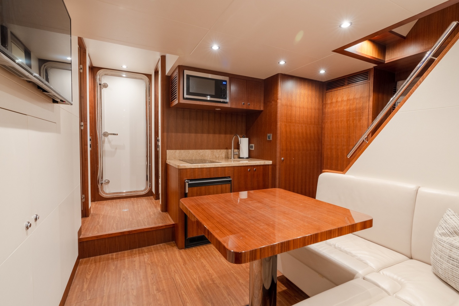 2019 Ocean Alexander 100 Motoryacht