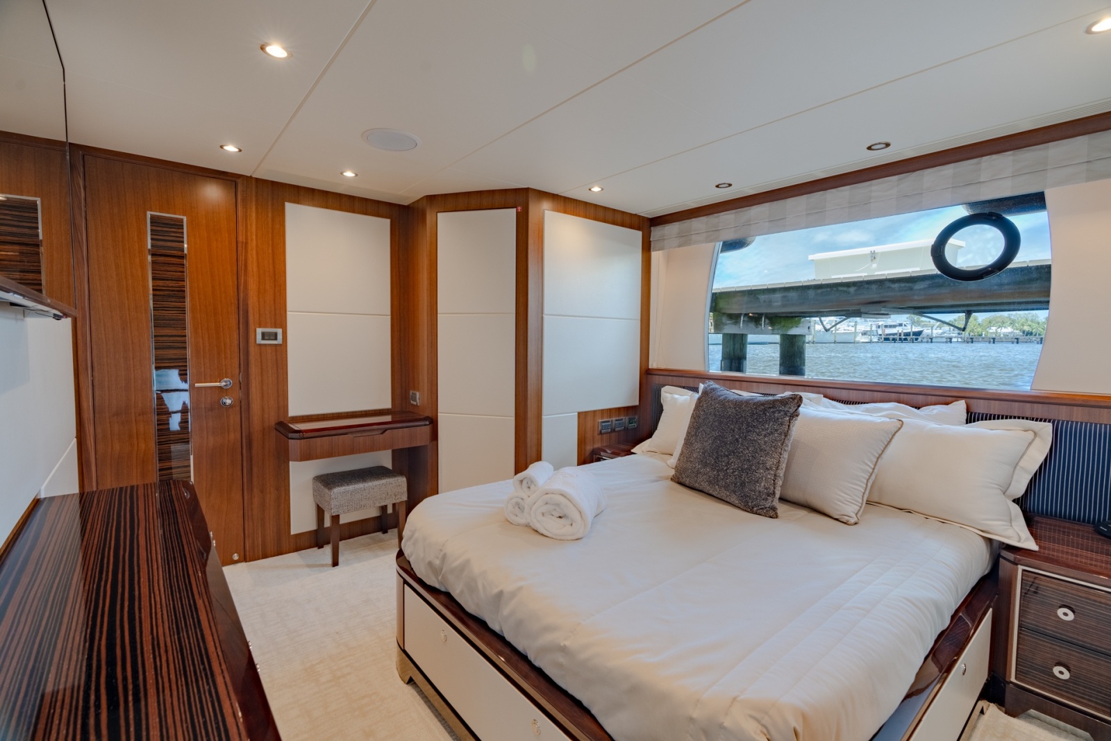 2019 Ocean Alexander 100 Motoryacht