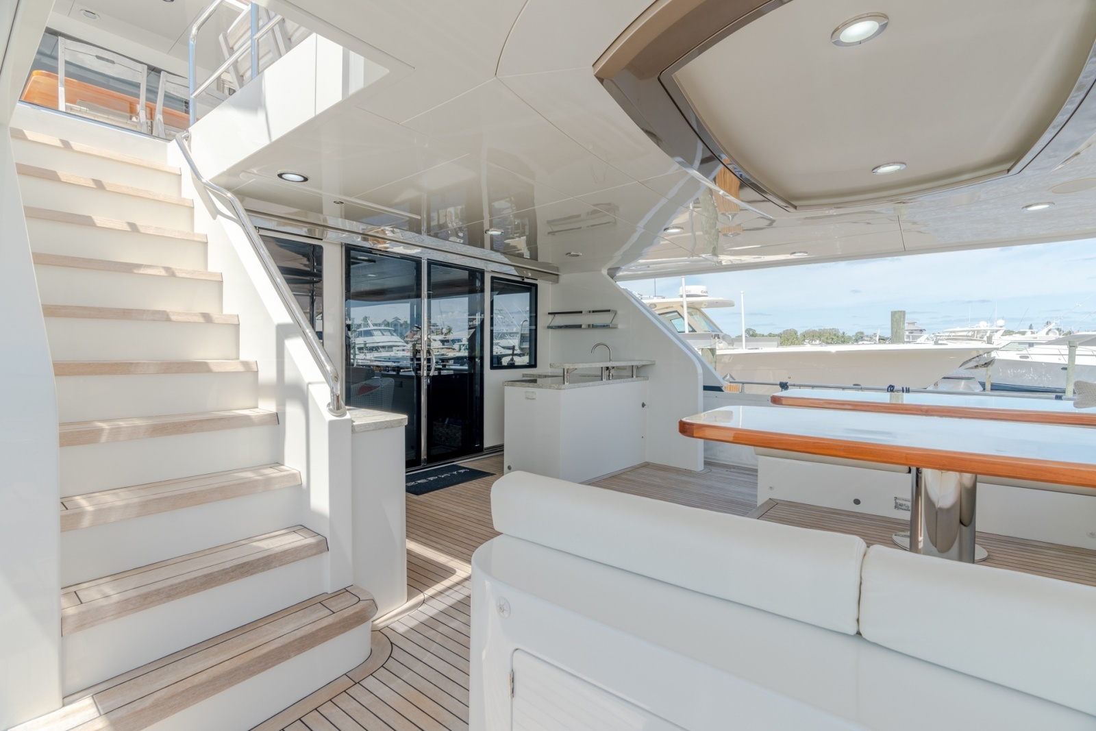 2019 Ocean Alexander 100 Motoryacht
