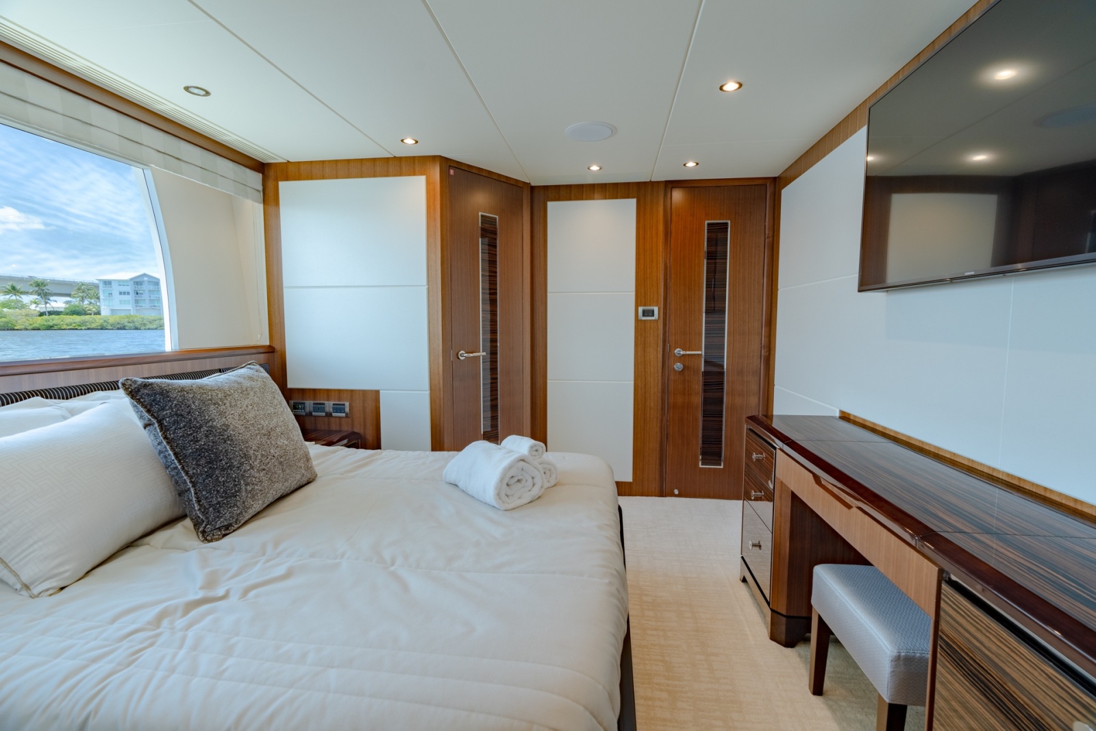 2019 Ocean Alexander 100 Motoryacht
