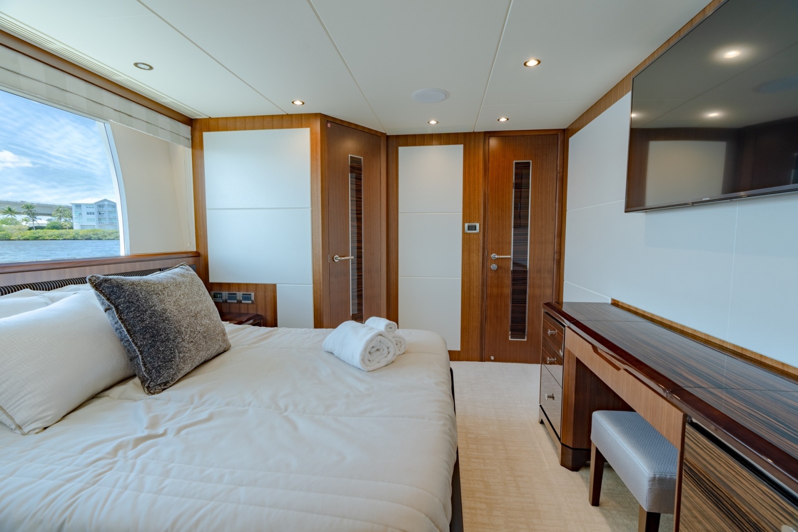 2019 Ocean Alexander 100 Motoryacht