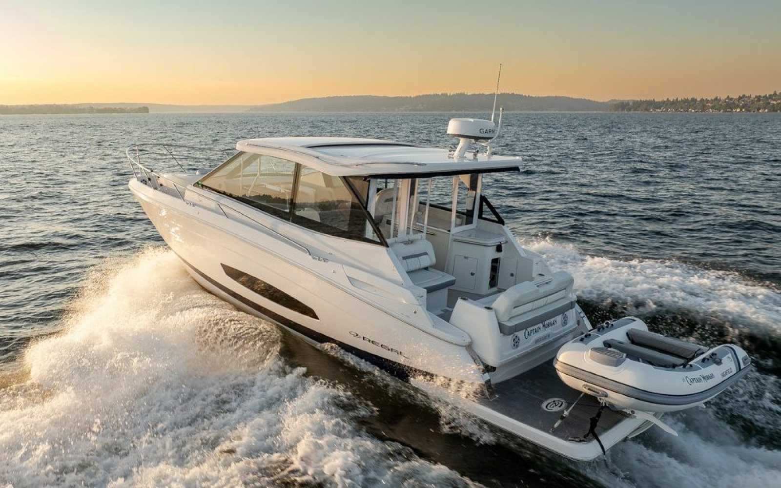 2024 Regal 36 Grand Coupe — Port Quarters