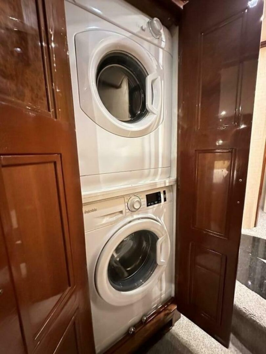 2006 Marquis 59