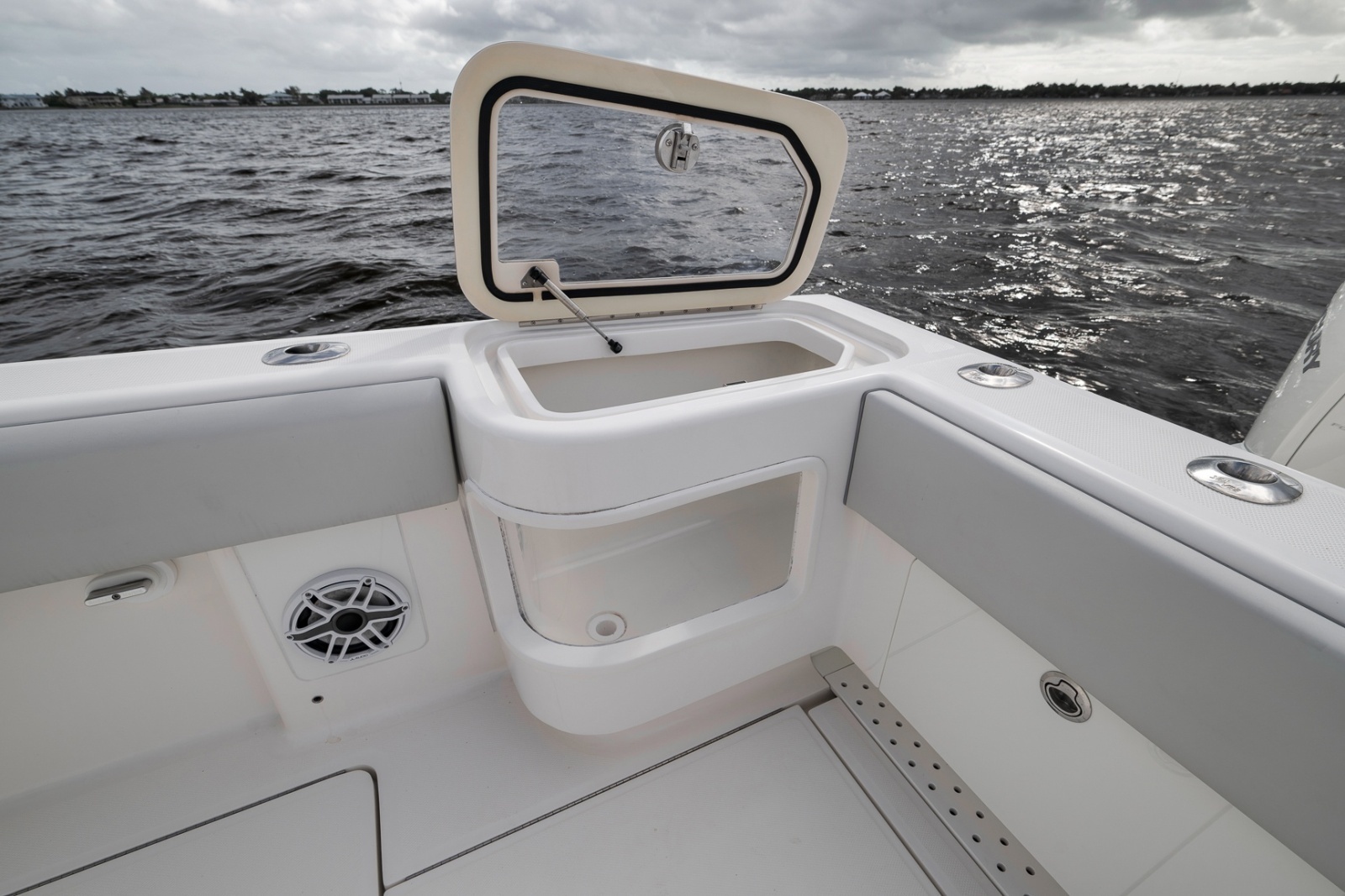 2022 SeaVee 370Z