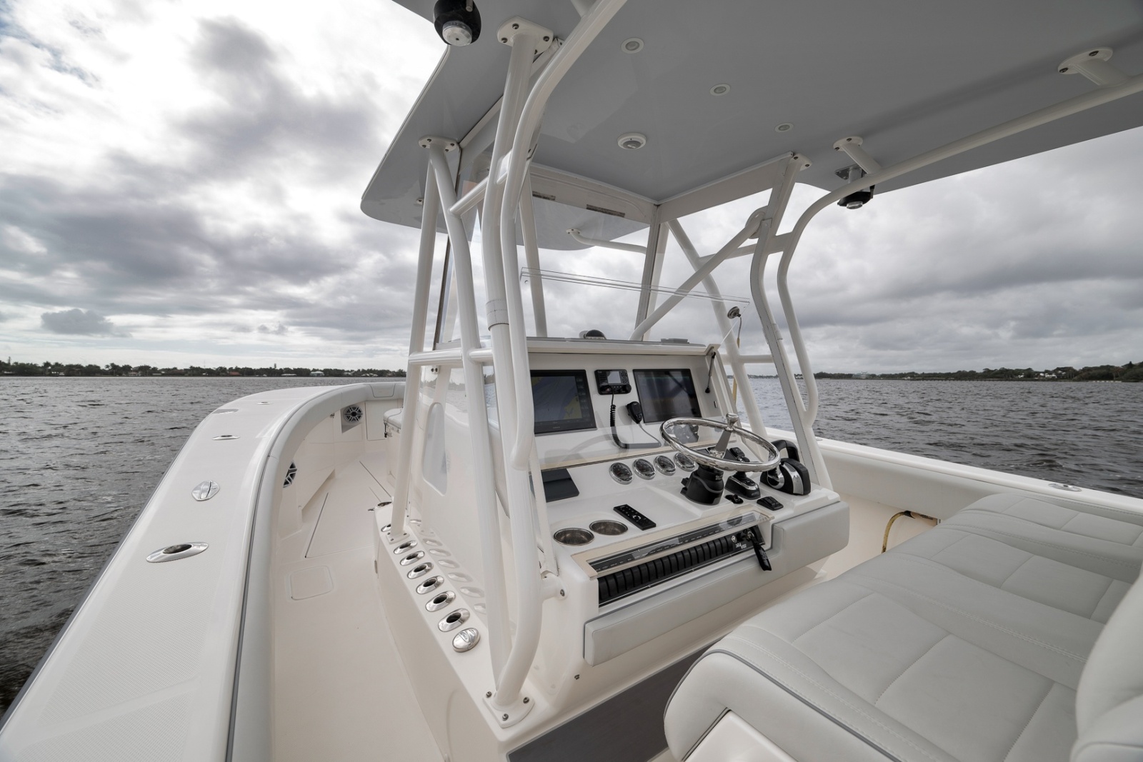 2022 SeaVee 370Z