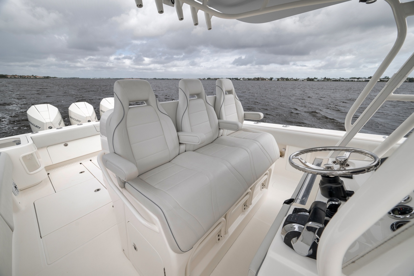 2022 SeaVee 370Z