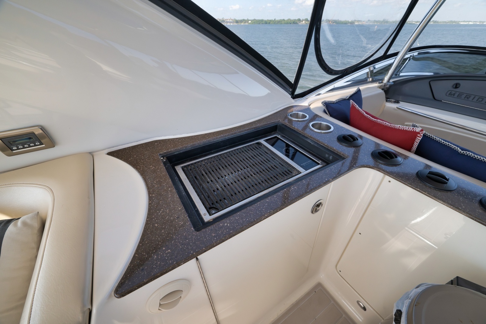 2012 Meridian 441 Sedan