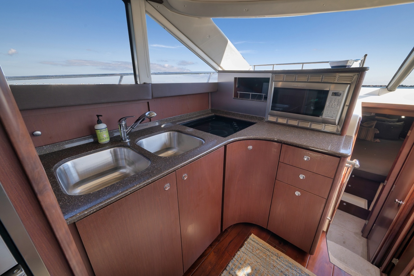 2012 Meridian 441 Sedan