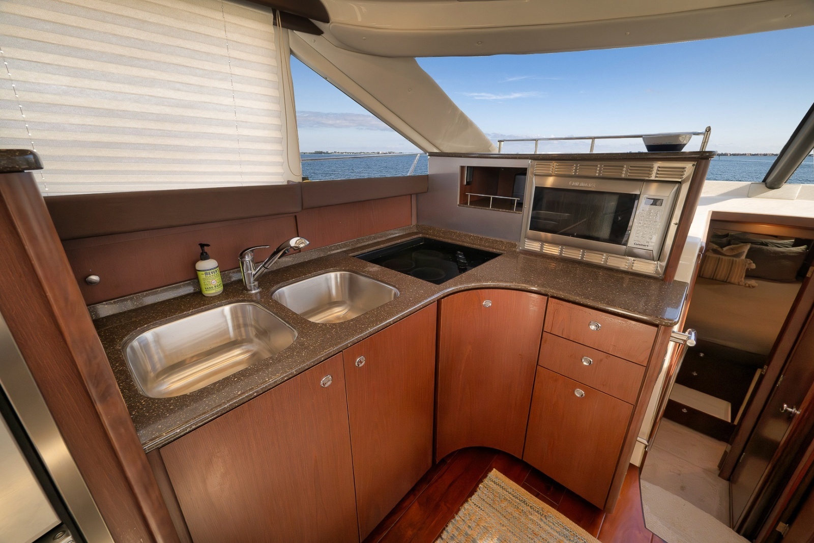 2012 Meridian 441 Sedan