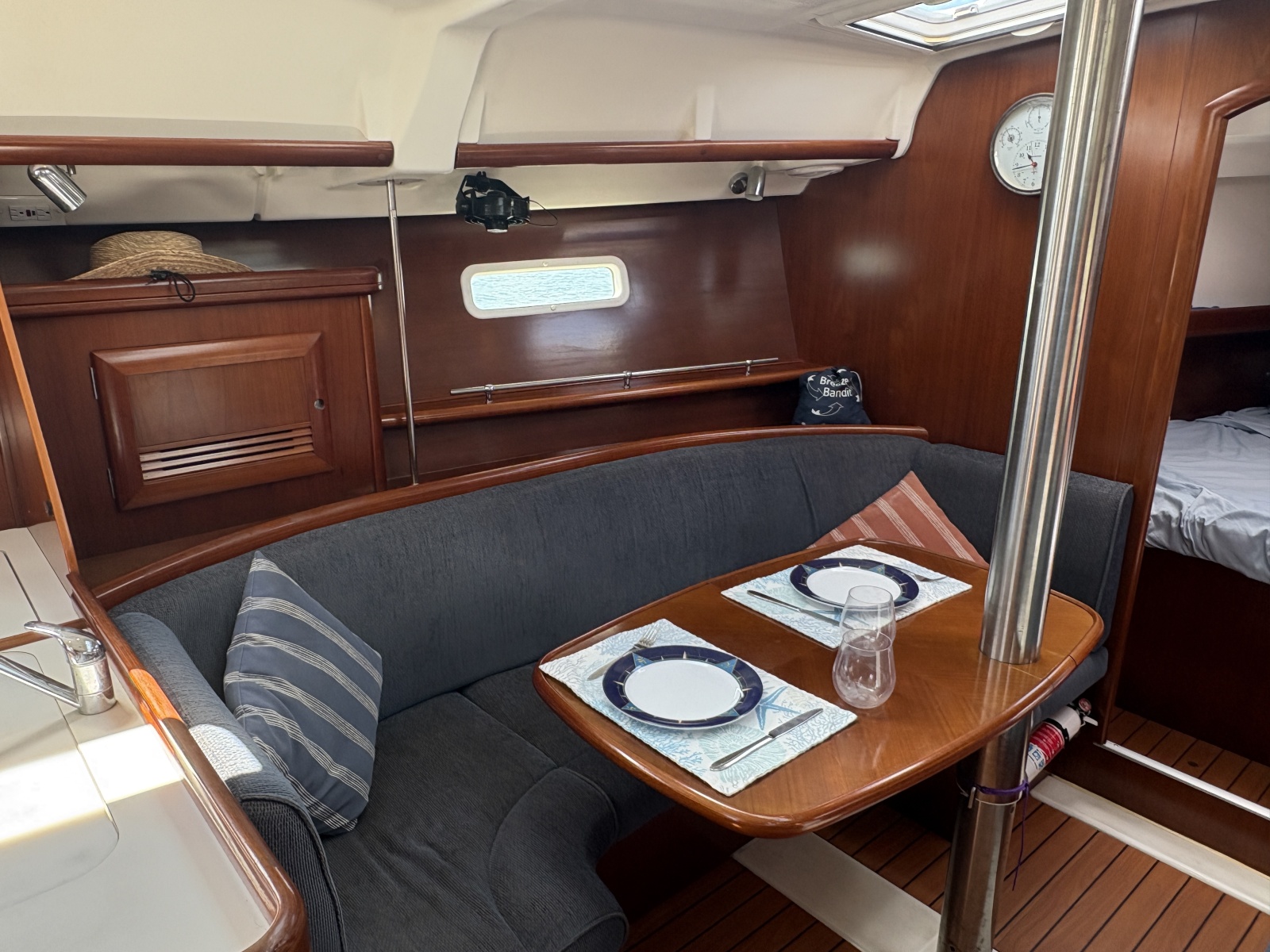 2006 Beneteau 373